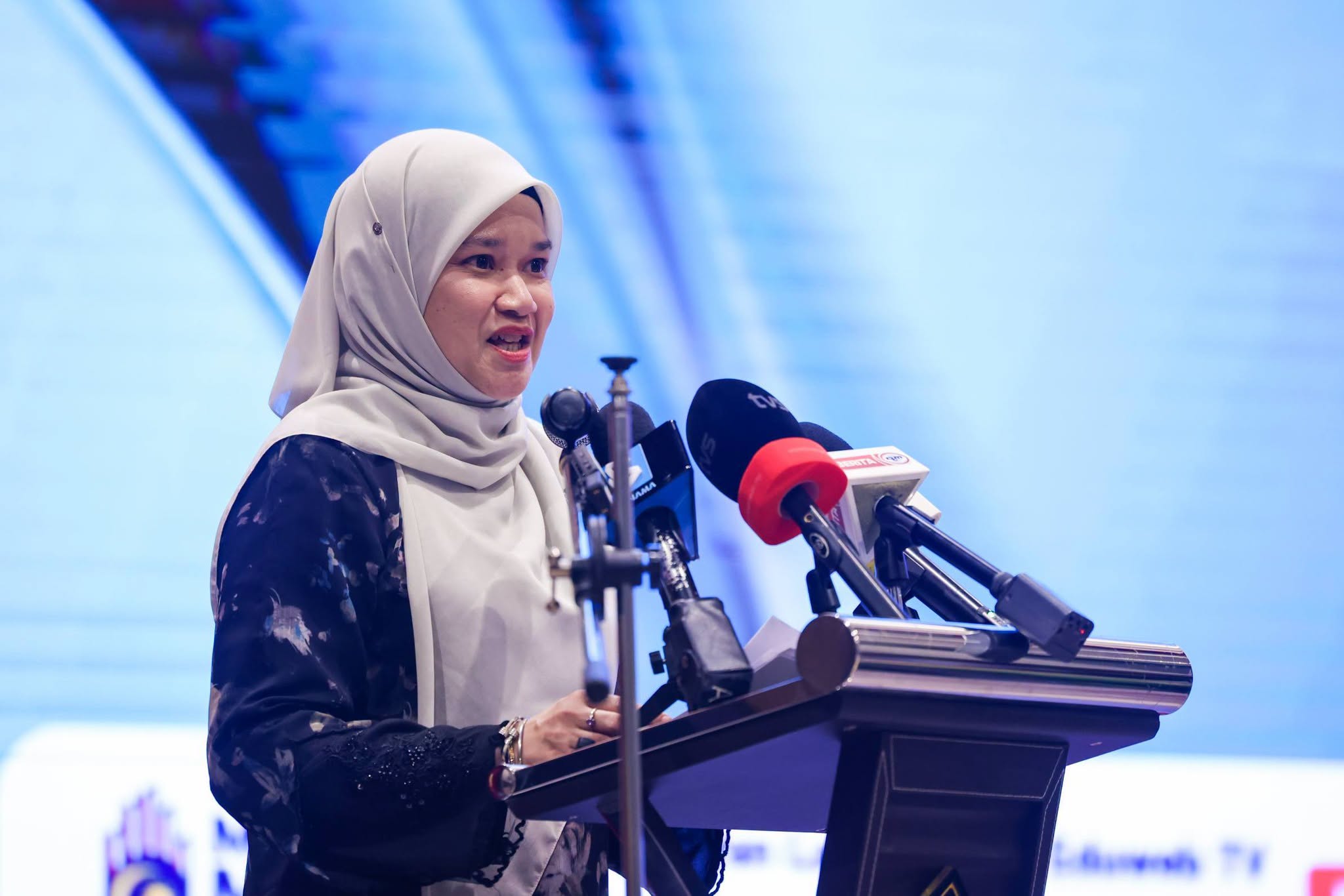 Fadhlina Sidek